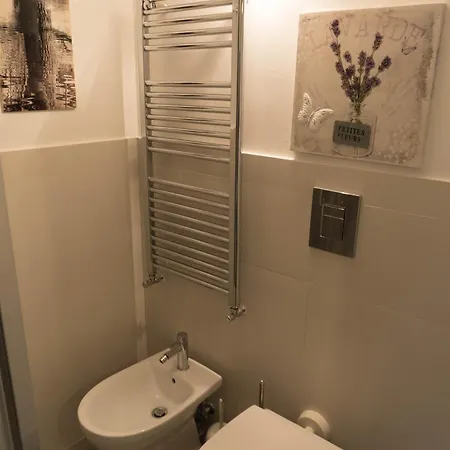 Chiaia Two アパート *