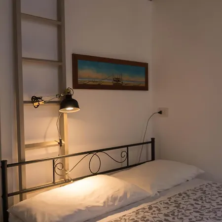 Chiaia Two * נאפולי